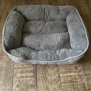 Gray Cuddly Pet/Dog Bed Plush & Fluffy Inside 22”W 19” Front to back 6” deep